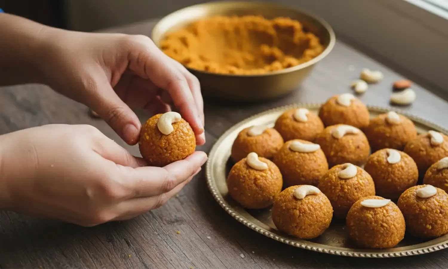besan ladoo Recipe